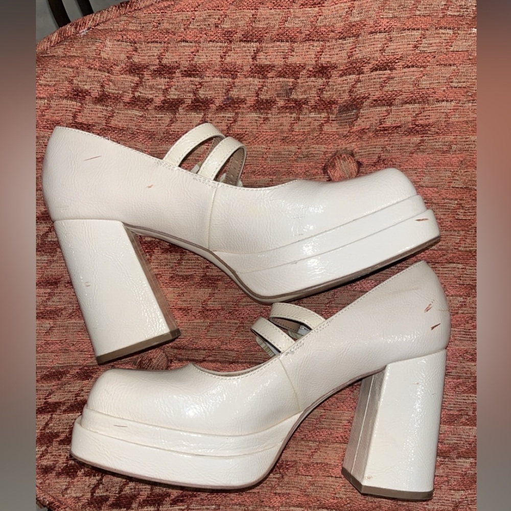 Circus by Sam Edelman White Patent Platform Mary Jane Heels